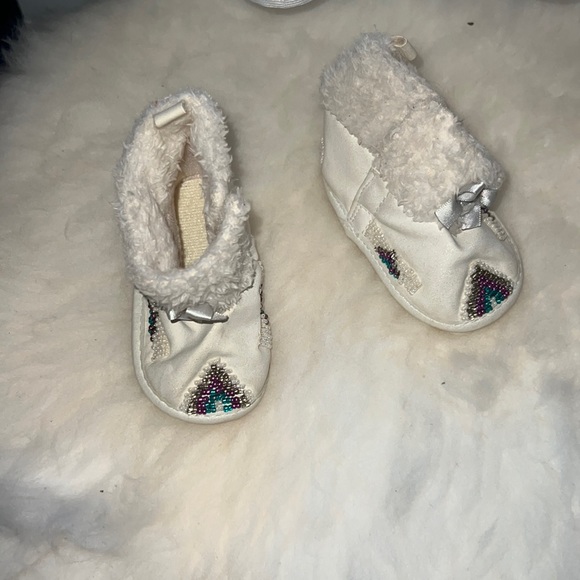 Baby’s shoes size 4.5 inches white new without box beaded - Picture 2 of 5